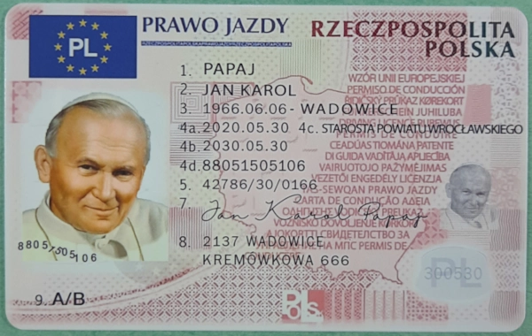Według naszej opinii dokumenty kolekcjonerskie ze sklepu pirackiego są wykonane mało precyzyjnie